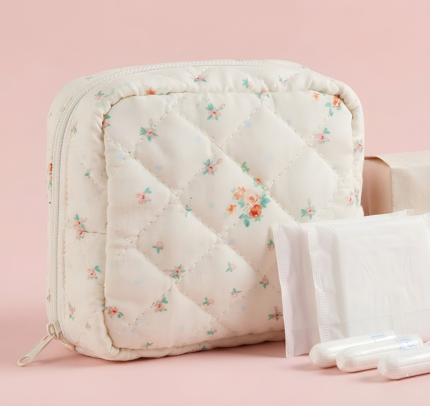 Ağ rəng, çiçək detallı ped çantası