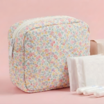 Ağ rəng, çiçək detallı ped çantası